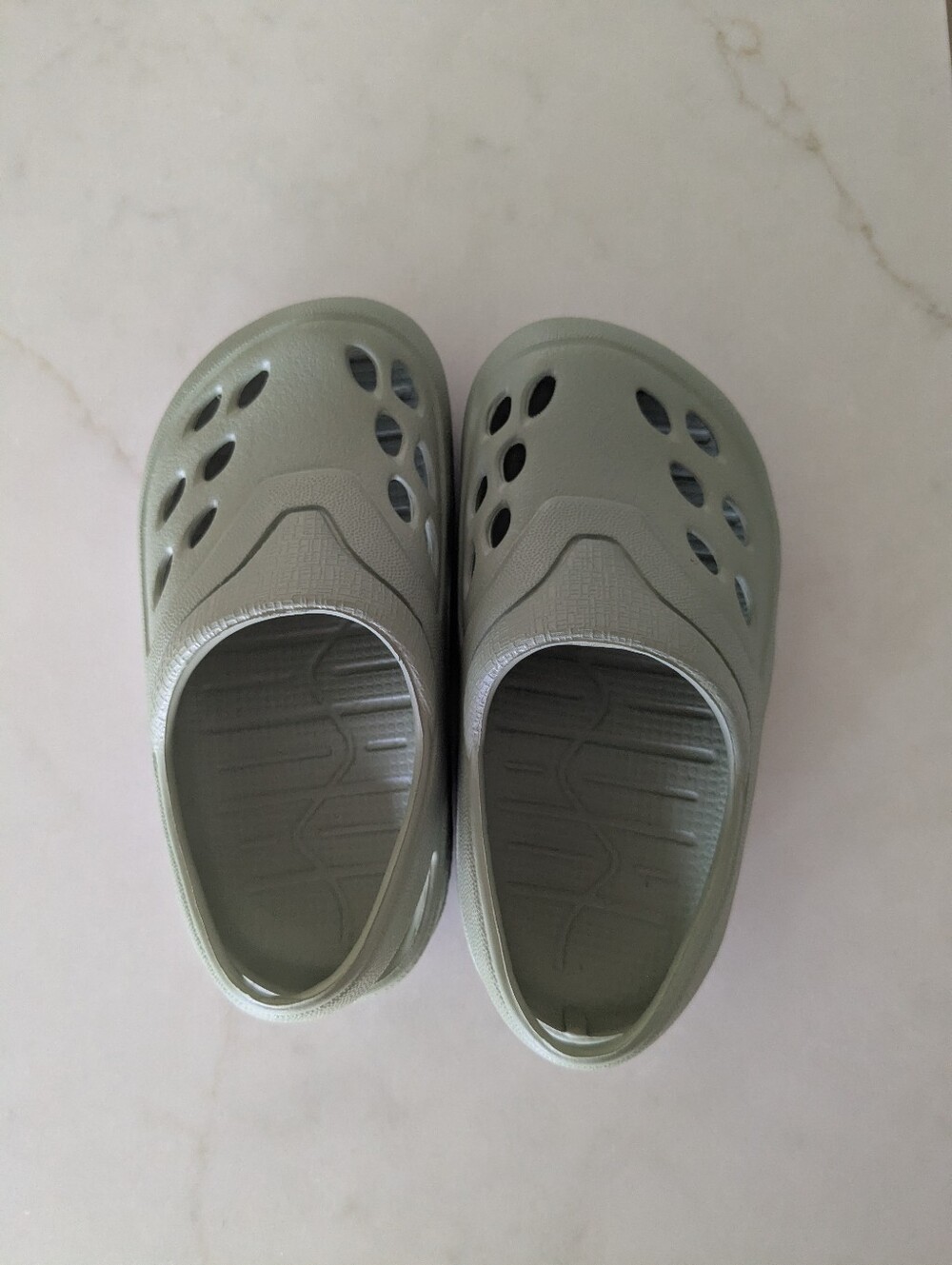 Wonder Nation Boys Croc Shoes